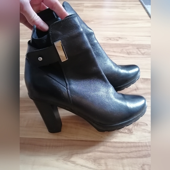 ARTICA Heeled Booties Blackk leather size 8 - Picture 1 of 4